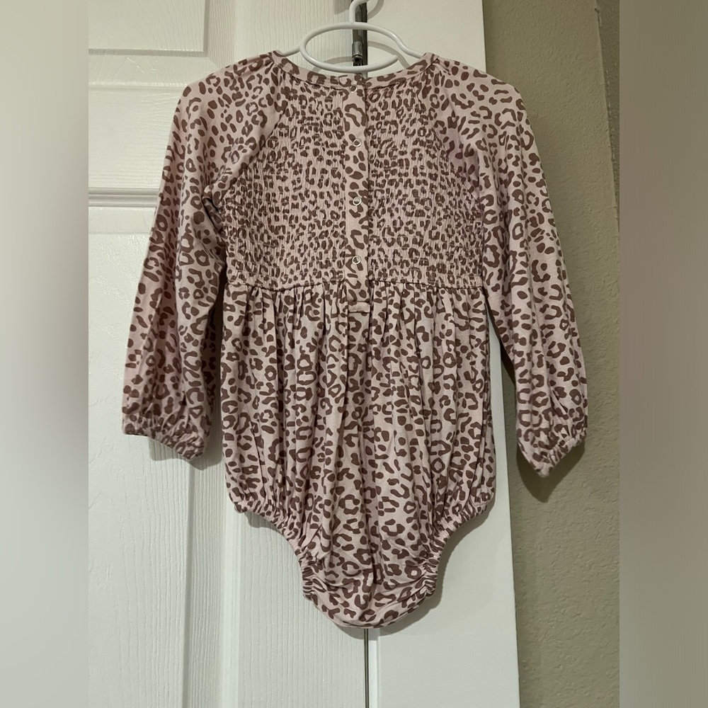 NWT Kate Quinn girls animal print long sleeve onesie. size 18-24 mos. - Picture 3 of 3
